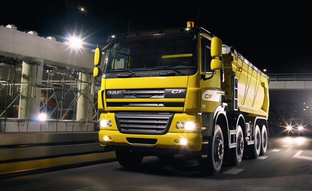 Los DAF CF también se ofrecen en versiones rígidos de hasta cuatro ejes y 32 toneladas de MMA.